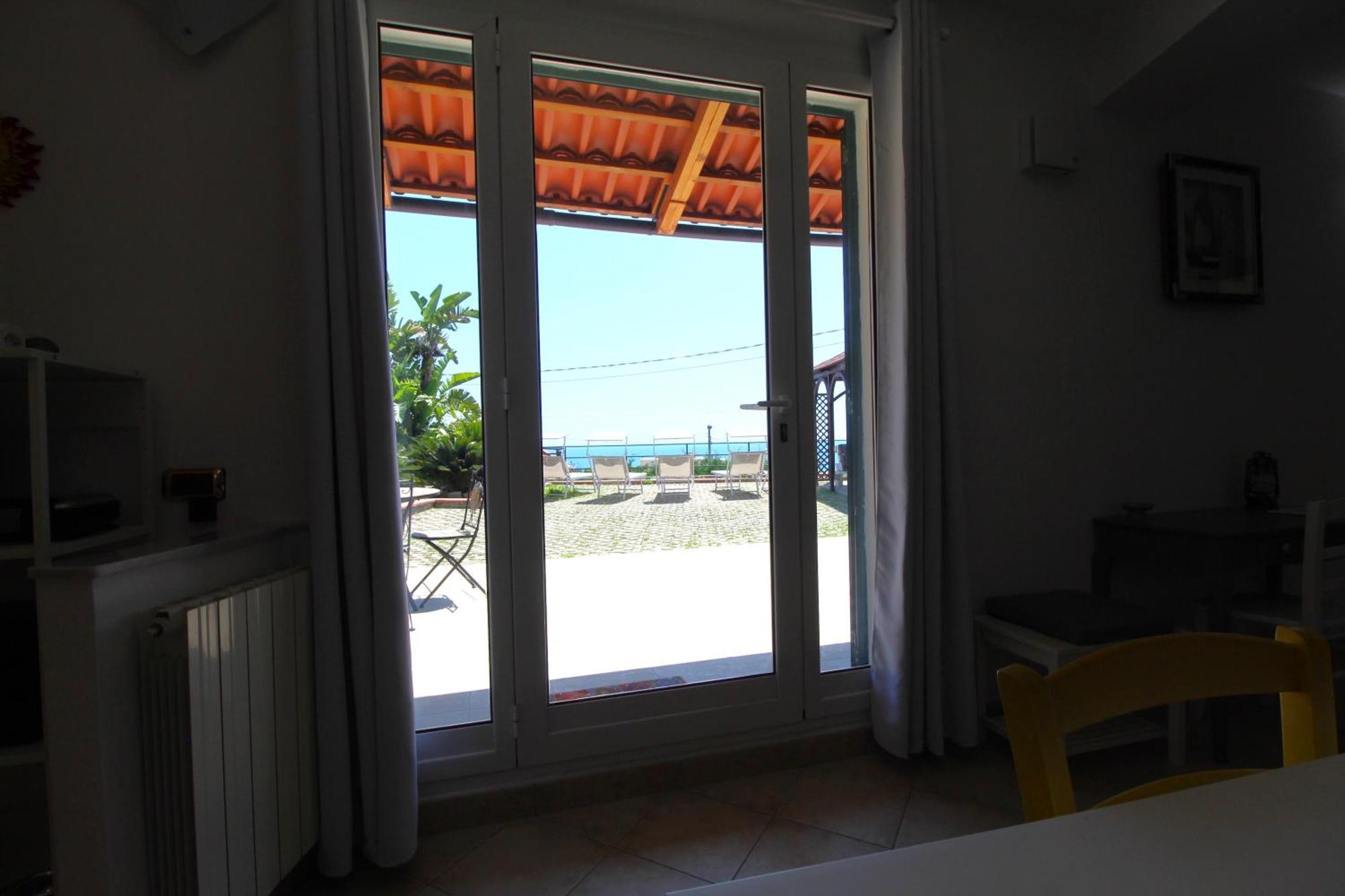 La Pace, Il Sole, Il Mare - Sanremo Casa Indipendente Vista Mare, Posto Auto Privato, Ampio Spazio Esterno Attrezzato, A Pochi Minuti Dalle Spiagge Exterior foto