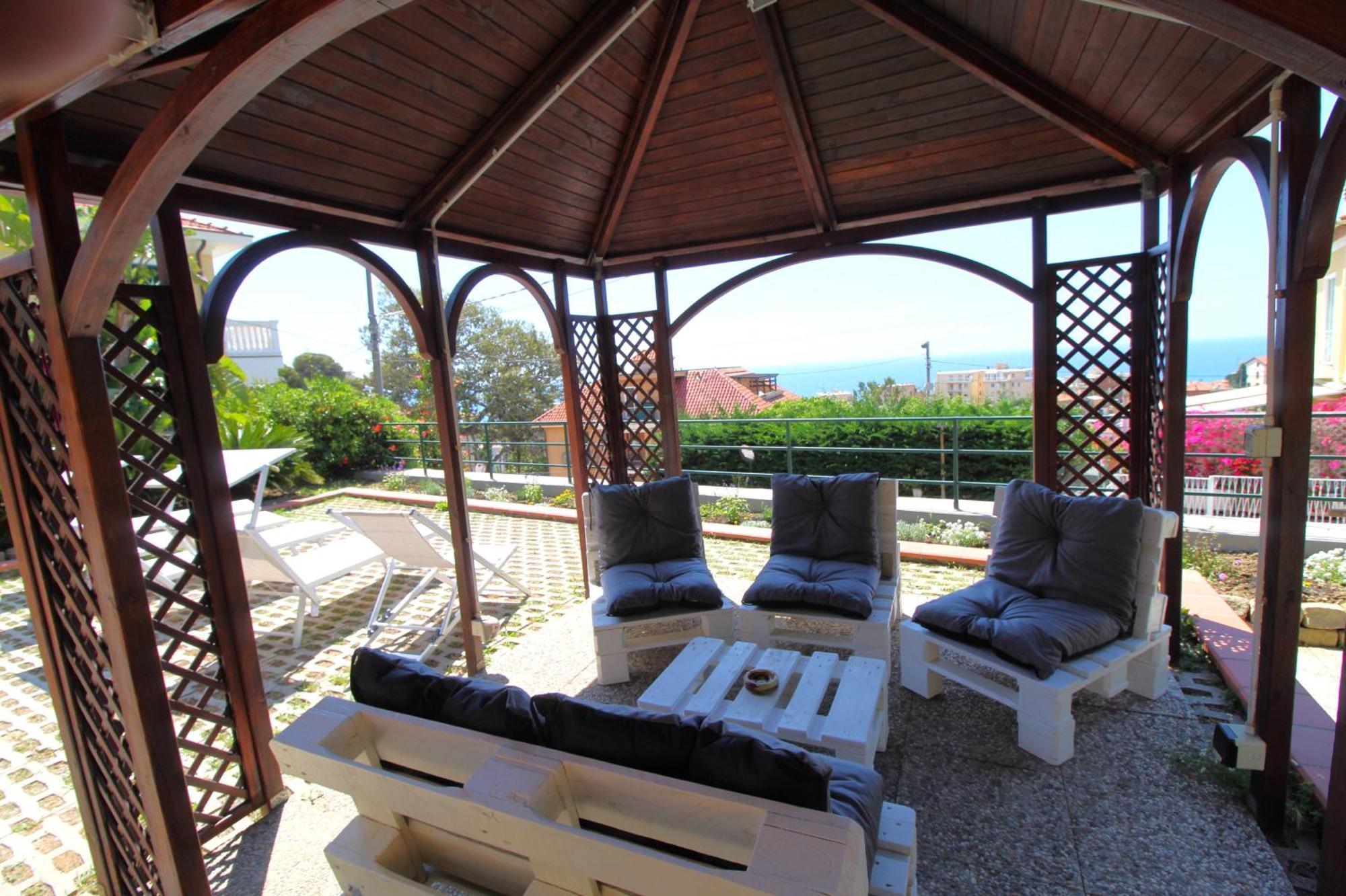La Pace, Il Sole, Il Mare - Sanremo Casa Indipendente Vista Mare, Posto Auto Privato, Ampio Spazio Esterno Attrezzato, A Pochi Minuti Dalle Spiagge Exterior foto