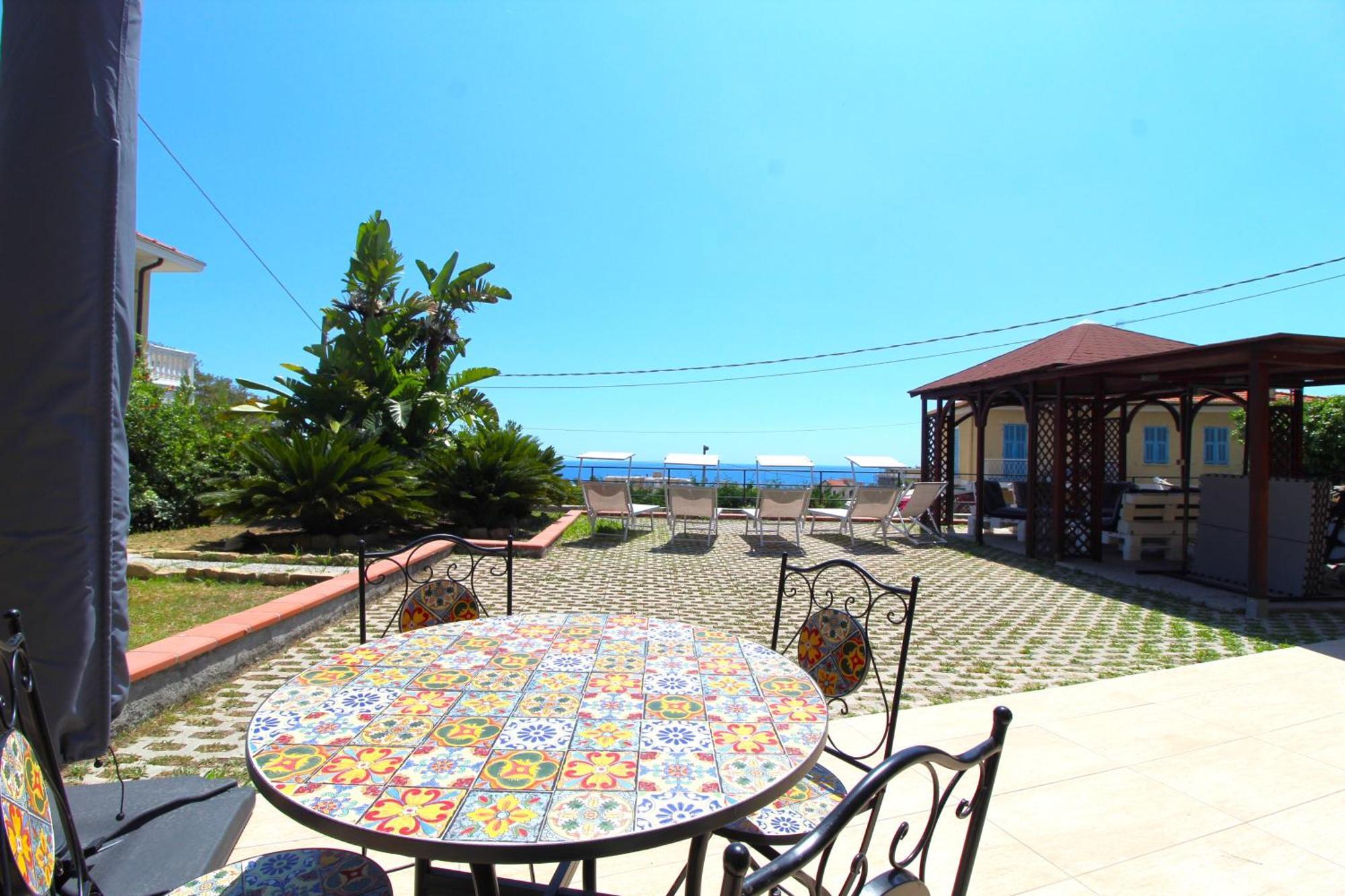 La Pace, Il Sole, Il Mare - Sanremo Casa Indipendente Vista Mare, Posto Auto Privato, Ampio Spazio Esterno Attrezzato, A Pochi Minuti Dalle Spiagge Exterior foto