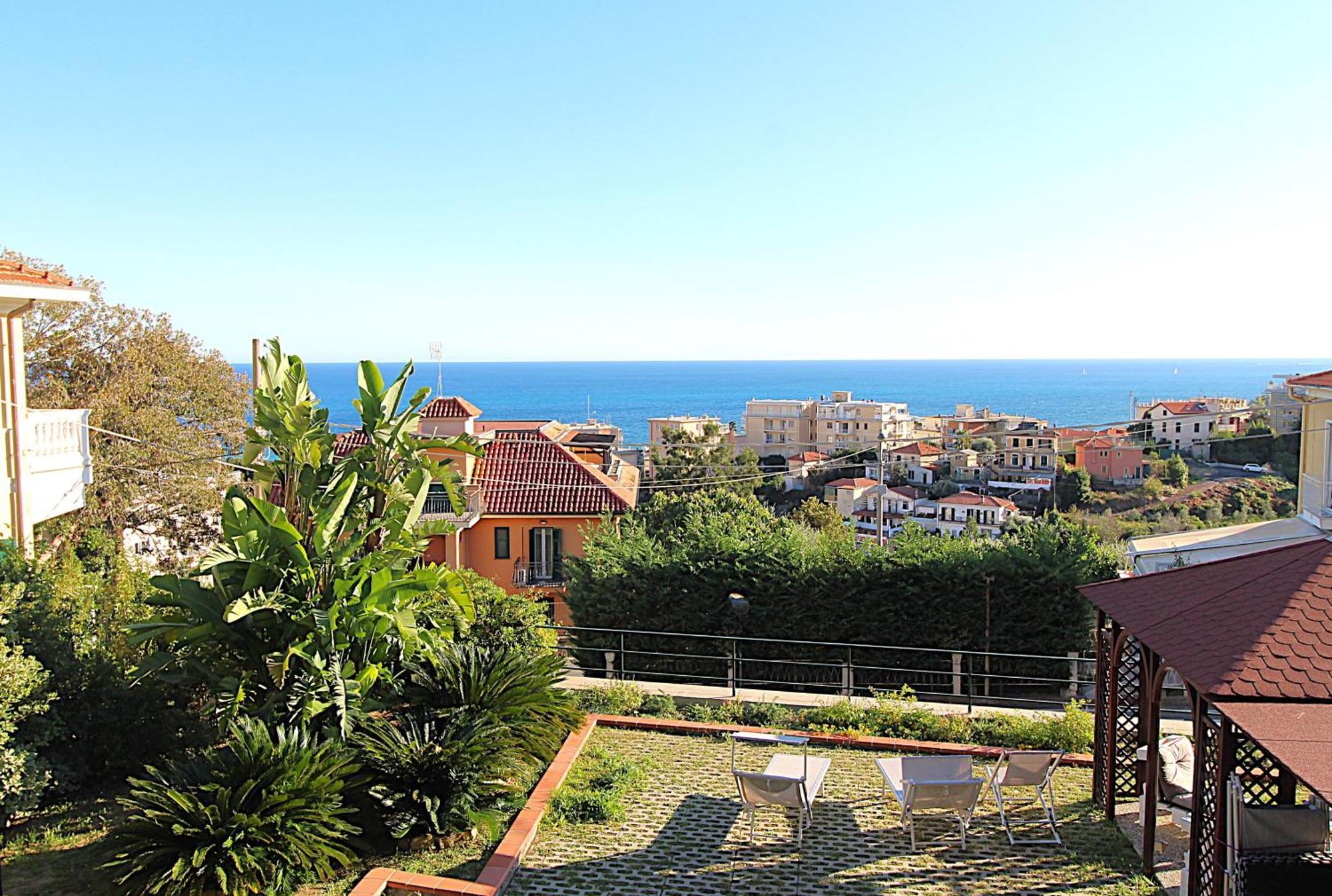 La Pace, Il Sole, Il Mare - Sanremo Casa Indipendente Vista Mare, Posto Auto Privato, Ampio Spazio Esterno Attrezzato, A Pochi Minuti Dalle Spiagge Exterior foto